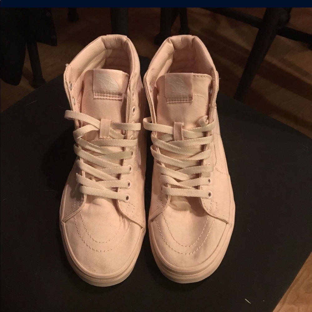 Vans High top gym shoes size 8 hardly used in great shape